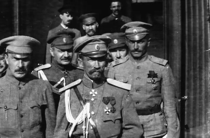 photo-kornilov Генерал Корнилов и его штаб. 1917 год